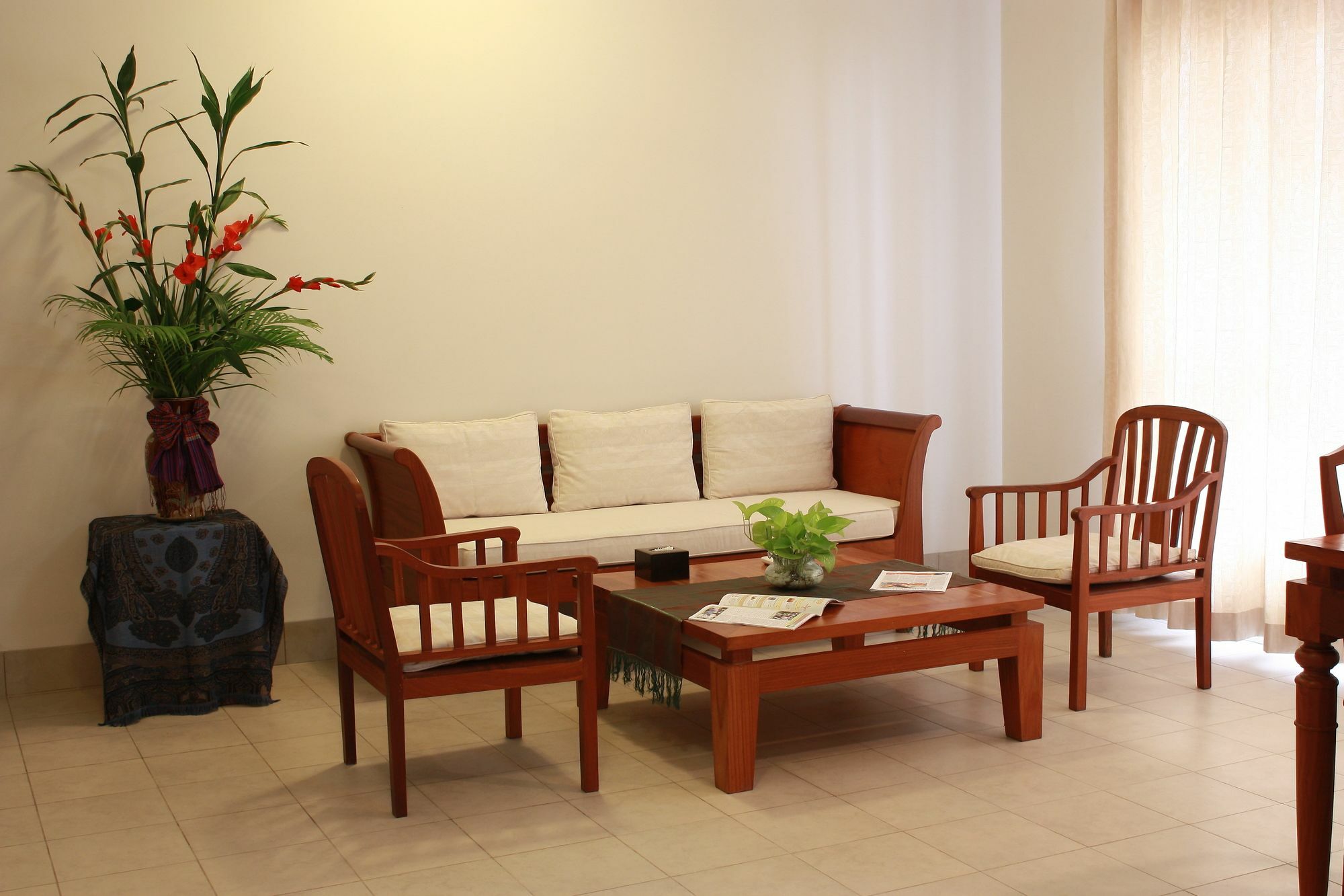 Lux Riverside Hotel & Apartment Phnom Penh Exteriör bild